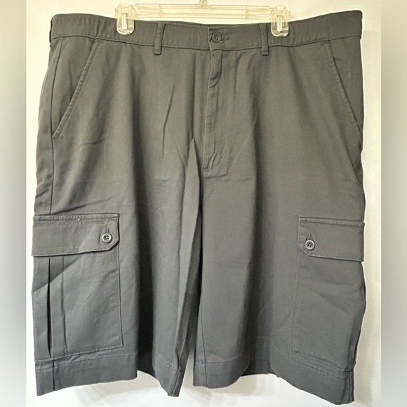 St. John's Bay Other - St. John’s Bay Men's Dark Grey 6 Pocket Cargo Shorts 42 Tall NWT
